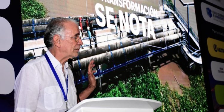 “A este Gobierno debemos llegar con proyectos listos para ejecutar”: gobernador Verano en Foro de la CCI