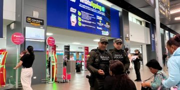 GAULA refuerza campañas contra la extorsión y el secuestro en el aeropuerto Ernesto Cortissoz