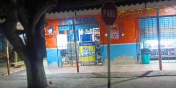 Atraco a mano armada en Santo Tomás: tendero terminó hospitalizado tras violento asalto