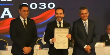 Abelardo De La Espriella recibe credencial del CNE y queda oficialmente acreditado como presidente electo de Colombia