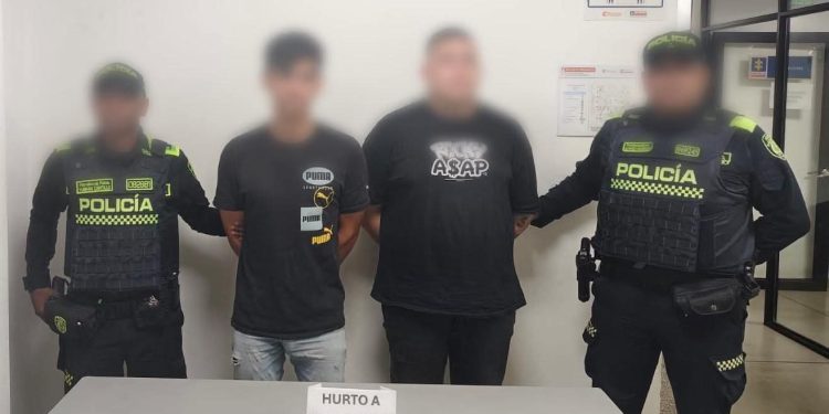 Persecución en Barranquilla termina con tres detenidos y una camioneta robada recuperada