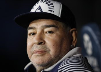 Coordinador de enfermeros niega haber alterado registros en el caso Maradona
