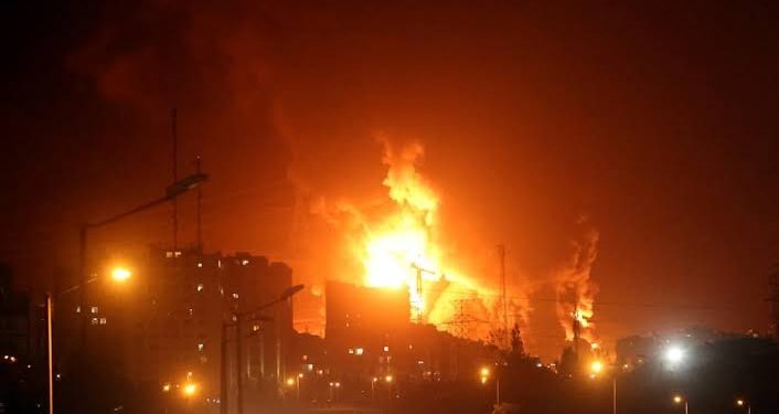 Irán rechaza inspecciones del OIEA en instalaciones nucleares dañadas y contradice a EE. UU.