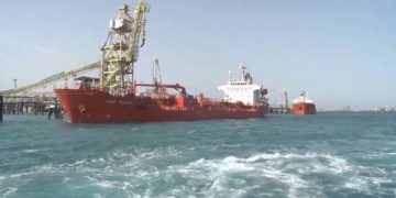Irán suspenderá cobro de tarifas en el estrecho de Ormuz durante negociaciones con Estados Unidos