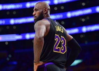 LeBron James deja a los Lakers y apunta a un histórico fichaje con los Warriors