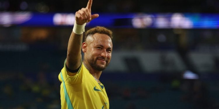 Neymar regresa al Mundial y emociona a Brasil