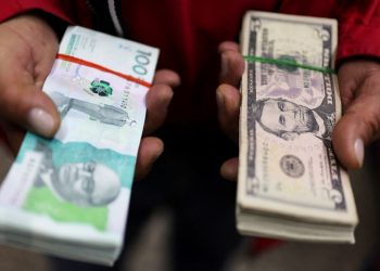 Peso colombiano se fortalece tras primera vuelta y lidera desempeño entre monedas emergentes