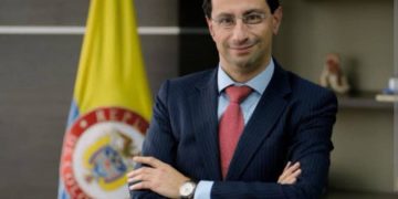 Relevo generacional en el Estado: Gobierno prepara decreto para el retiro de funcionarios pensionados