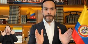 De La Espriella insiste en posesionarse en una base militar y pide respaldo del Congreso