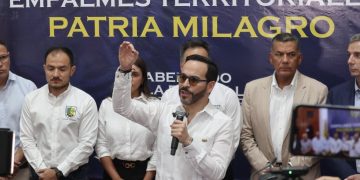 De La Espriella desmiente plan de trabajo por horas y aparta a Charles Chapman de su equipo