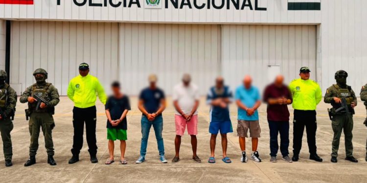 Caen 6 extraditables que camuflaban cocaína en vuelos privados desde el aeropuerto de Santa Marta