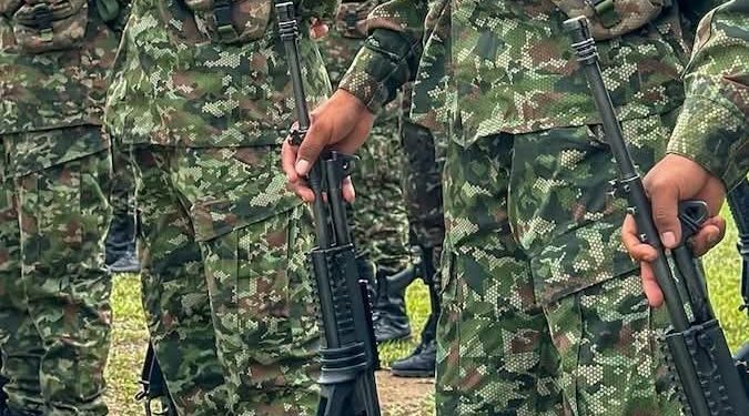 Aprueban el retiro de 10 tenientes coroneles del Ejército tras más de 25 años de servicio