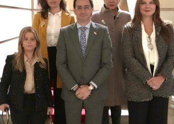 Elsa noguera participó en la instalación del comité nacional de empalme y destacó la importancia de una transición ordenada