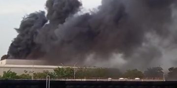 Emergencia en Zofia: Gigantesco incendio consume las instalaciones de la multinacional Oben Group en Galapa