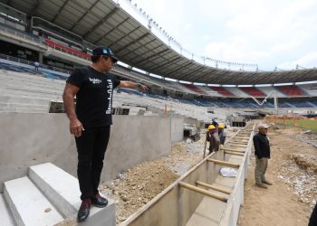 Ya iniciamos con la instalación de las nuevas sillas del supermetro: alcalde Char