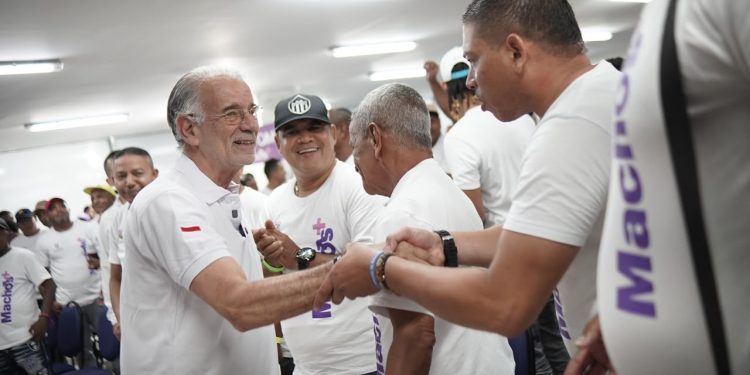 360 hombres del Atlántico dejan el machismo para convertirse en ‘soldados’ del respeto hacia las mujeres
