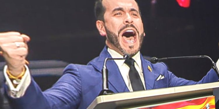 Defensores de la Patria inicia trámite para convertirse en partido político