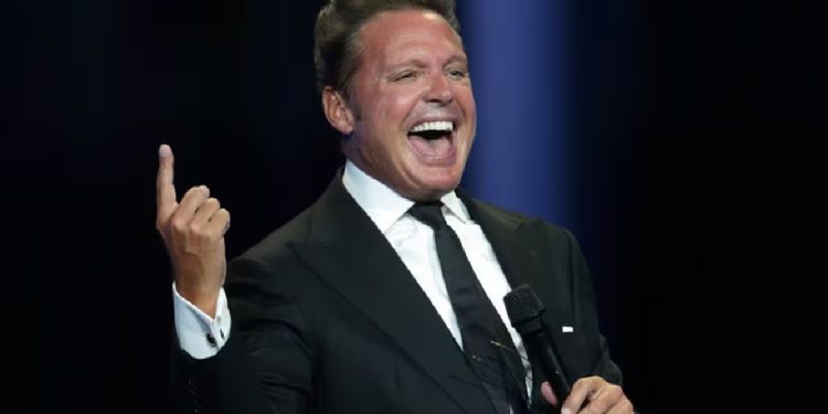 Luis Miguel supera los mil millones de reproducciones en Spotify con “Ahora te puedes marchar”
