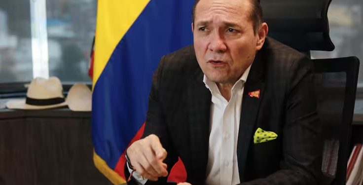 Juez ordena arresto de cinco días contra el ministro de Trabajo, Antonio Sanguino, por desacato a tutela