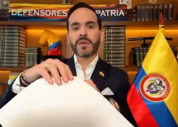 De La Espriella anuncia acciones judiciales tras detectar presuntas irregularidades durante el empalme de gobierno