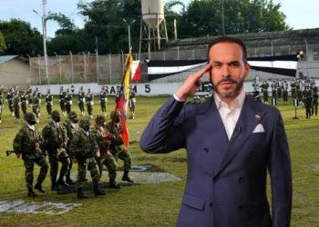 ¿Punto de quiebre institucional? El plan de Abelardo de la Espriella para romper la tradición y posesionarse en una guarnición militar