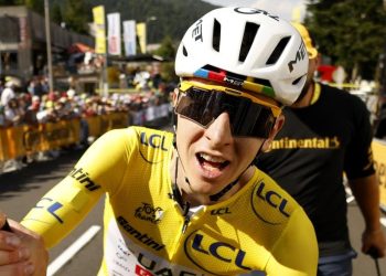 Pogacar gana la décima etapa y amplía su liderato en el Tour