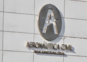 Crisis en la Aerocivil: Asesora renuncia y denuncia graves presiones para firmar estudios de contratación directa