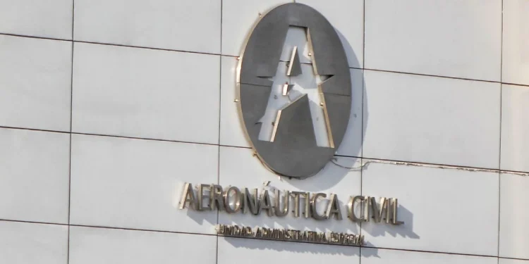 Crisis en la Aerocivil: Asesora renuncia y denuncia graves presiones para firmar estudios de contratación directa