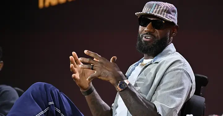 LeBron James convirtió sus derechos de imagen en una millonaria operación financiera