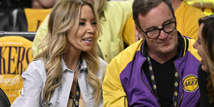 La disputa familiar que podría sacar a Jeanie Buss del poder en los Lakers