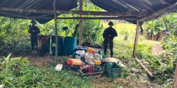 Ejército ubica y destruye dos laboratorios para el procesamiento de pasta base de coca en Mapiripán, Meta