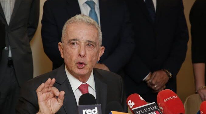 Centro Democrático prepara contrarreforma pensional tras aval de la Corte: Uribe anticipa cambios y apunta contra Colpensiones