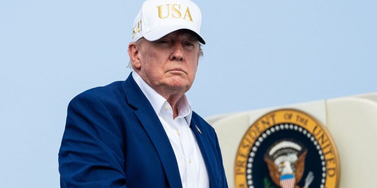 Donald Trump confirma multimillonaria ayuda y despliega un equipo de emergencia tras el terremoto en Colombia