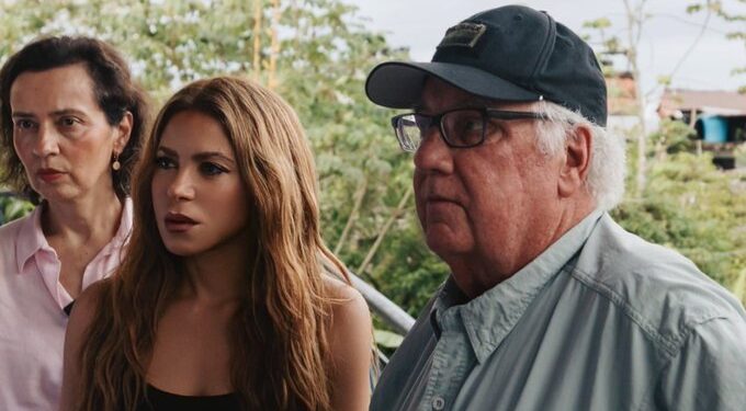 Howard Buffett, el multimillonario que acompañó a Shakira en su visita al Chocó tras el terremoto