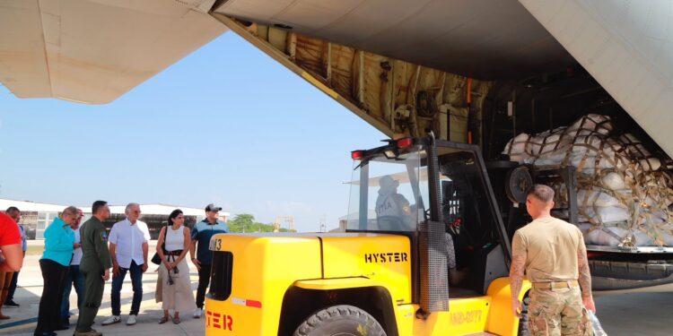 Envían 80 toneladas de ayudas humanitaria del Atlántico para El Chocó