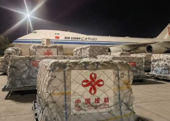 China no da espera y envía ayuda a Colombia tras el terremoto: 80 toneladas para los damnificados