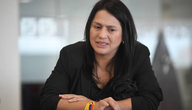 Ministra Holguín firmó decretos con los que formaliza los nombramientos de Ana María Abello y a Aglaé Caraballo como viceministras de Cultura