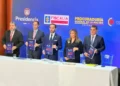 Presidente De la Espriella entregó a la Fiscalía ‘El libro de la verdad’ con 80 casos de corrupción en el gobierno Petro