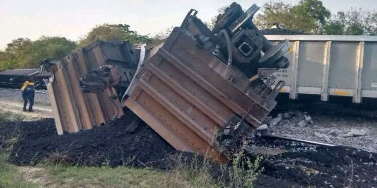 Atentado con explosivos descarrila tren de Drummond con más de 150 vagones en el Cesar