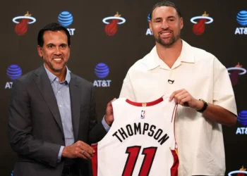 Klay Thompson llega a Miami con la mira puesta en otro campeonato junto a Giannis