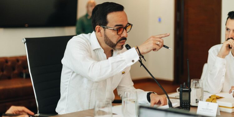 De La Espriella anuncia revolcón al tránsito y promete acabar con las “roscas” del Gobierno