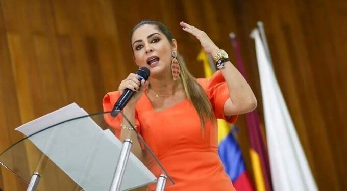 Refuerzan seguridad de la gobernadora del Tolima tras amenazas contra ella y su familia