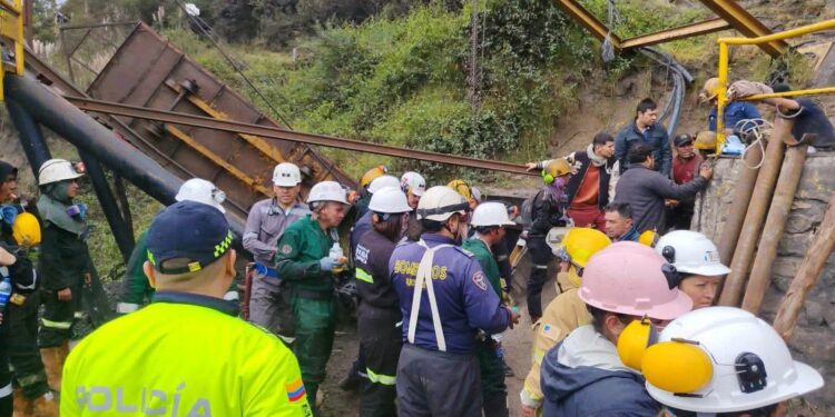 Explosión en mina de carbón en Cucunubá deja a siete mineros atrapados