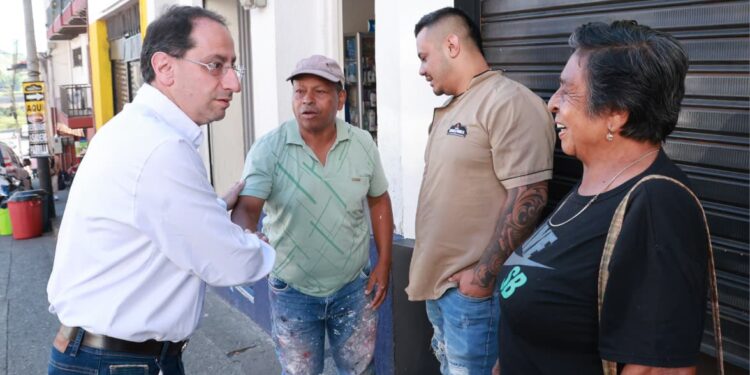 En medio de la emergencia en Riosucio tras fuerte sismo en Colombia, llegó el Vicepresidente Manuel Restrepo