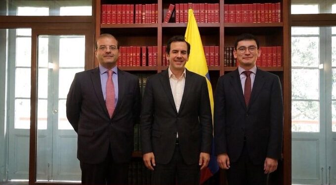 Rodrigo Lara posesiona a sus nuevos viceministros y completa su equipo directivo en Interior
