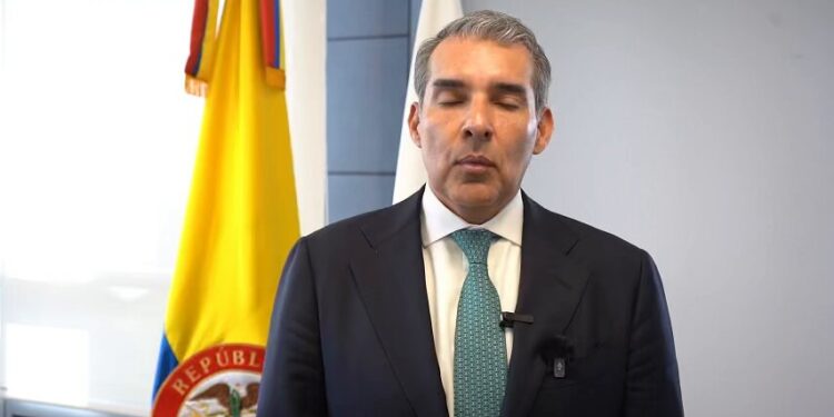 Julián Niño, contralor delegado de salud, advierte tormenta por salud por 772 hallazgos con incidencia fiscal durante el gobierno Petro.