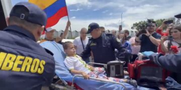 Trasladan a Bucaramanga al niño Lucas Murillo para valoración de trasplante de corazón; presidente De La Espriella confirma atención médica