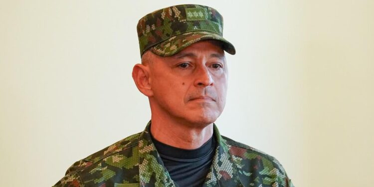Erick Rodríguez regresa al Ejército y asume como nuevo comandante de las Fuerzas Militares
