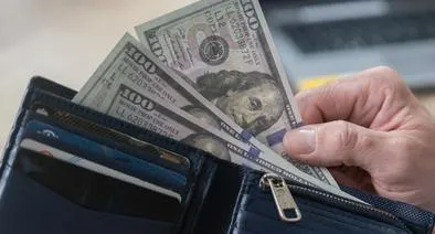 Dólar abre a la baja en Colombia y arranca el cierre de agosto por debajo de los $3.200