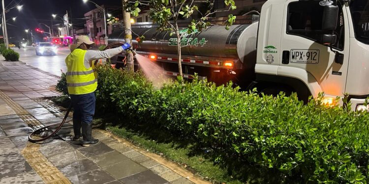 La Alcaldía fortalece el cuidado del agua mientras mantiene sus zonas verdes a través de sistemas de riego estratégicos